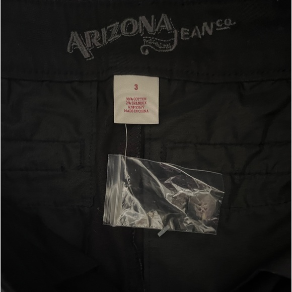 NWT !! Bermuda shorts women’s size 3. AROZONA JEANS CO - Picture 4 of 5